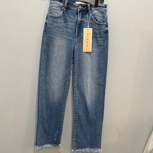 Risen High-Rise Straight Leg Jeans in Faded Blue